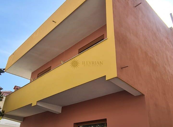 Vilë 2-katëshe me qera, Komuna e Parisit