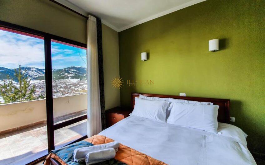 Hotel në shitje, Voskopojë