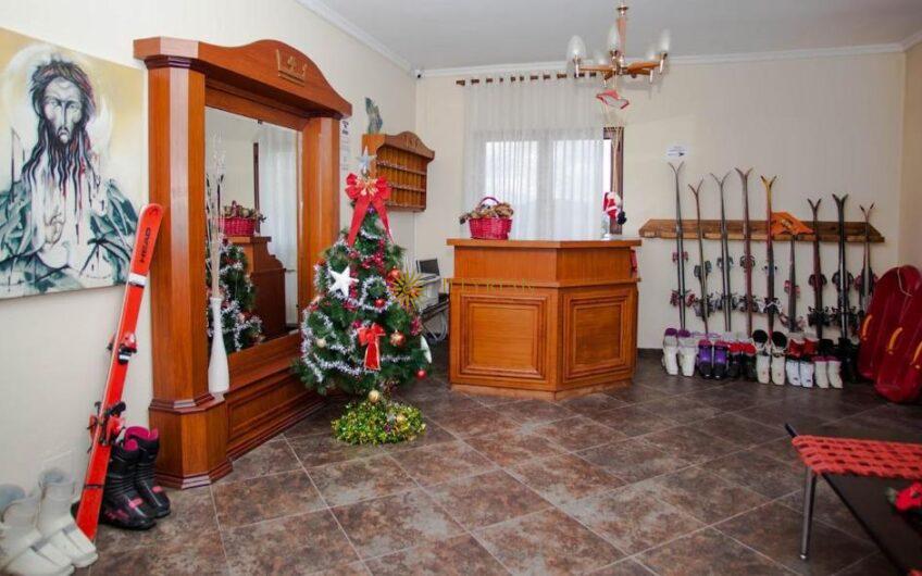 Hotel në shitje, Voskopojë