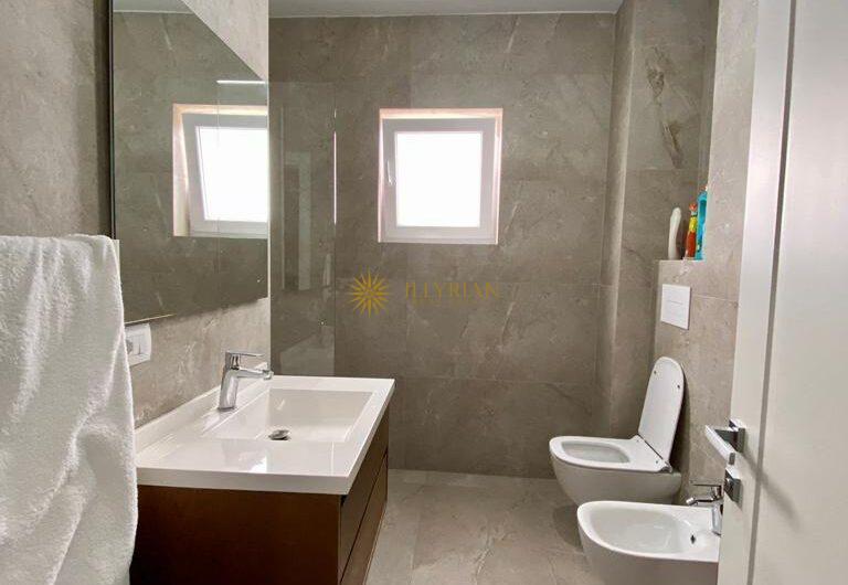 Duplex në shitje/qera, Sauk