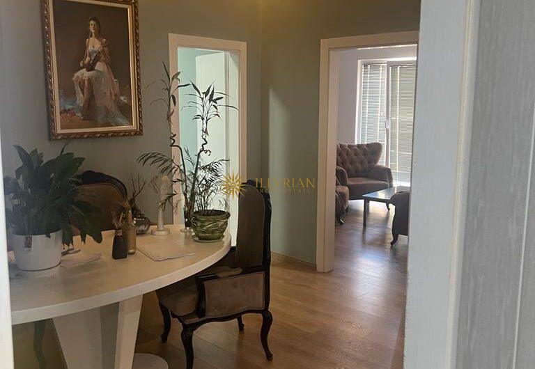 Ambjent zyrash me qera, Liqeni i Thatë