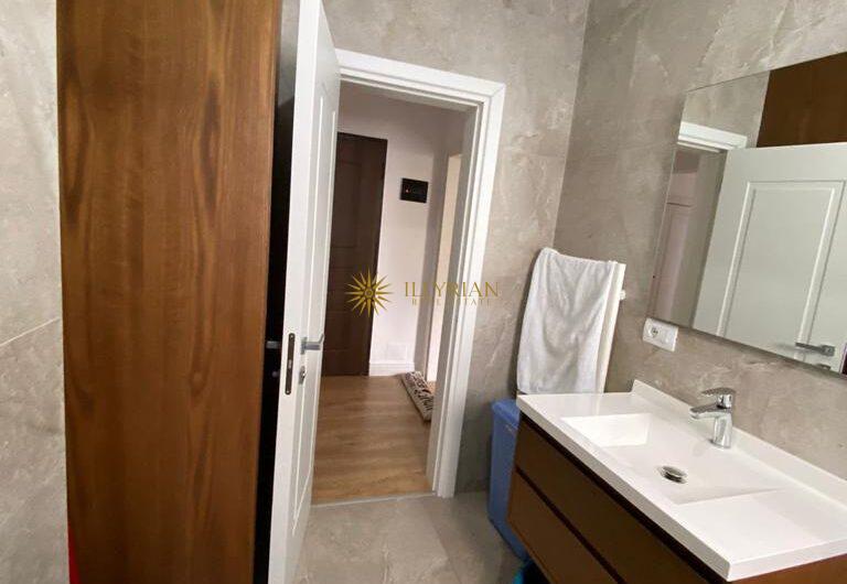 Duplex në shitje/qera, Sauk