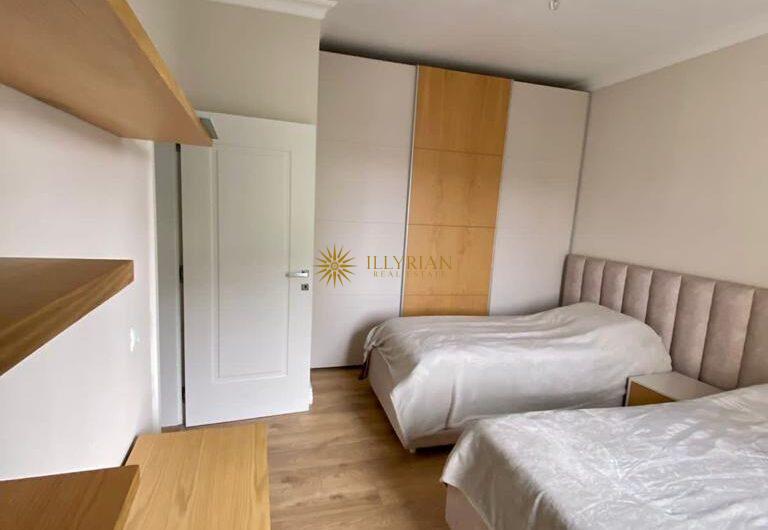 Duplex në shitje/qera, Sauk