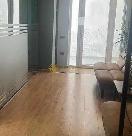 Ambjent zyrash me qera, Liqeni i Thatë