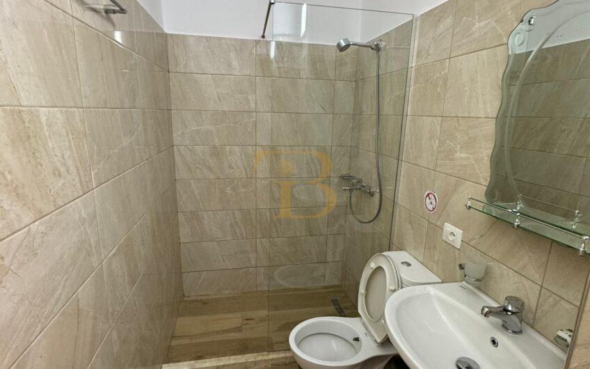 6 apartamente me qera, Sarandë