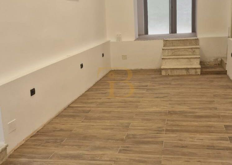 Ambjent biznesi në shitje, Rruga “Asim Vokshi”