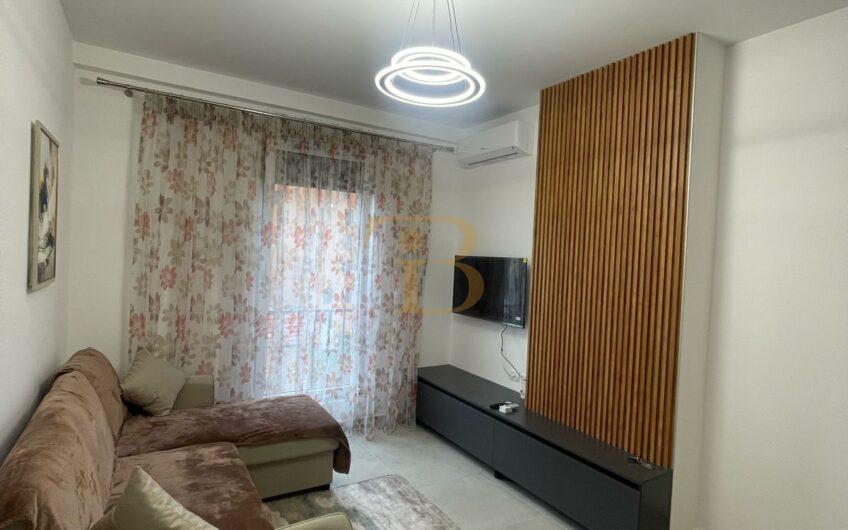 Apartament 1+1+post parkimi me qera, Shkolla e Kuqe