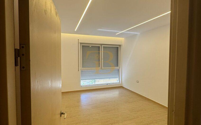 Ambjent zyrash me qera, Rruga Myslym Shyri