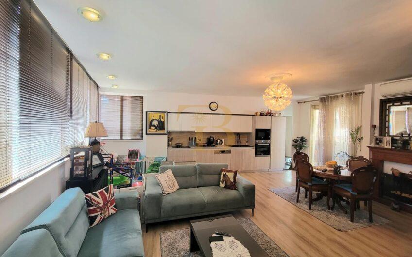 Duplex 2+1+2 me qera, Kristal Center