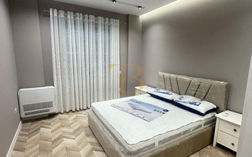 Apartament 2+1+2 me qera, Qendër