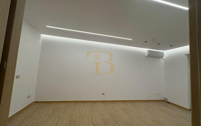 Ambjent zyrash me qera, Rruga Myslym Shyri