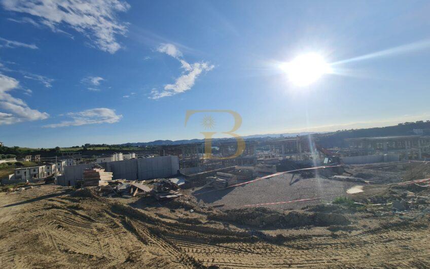 Vilë 2-katëshe në shitje, Rolling Hills Liqeni