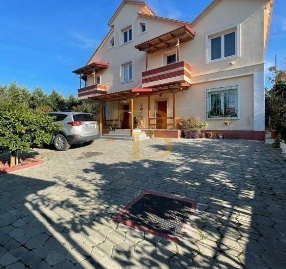 Vilë 2-katëshe, Pezë e Vogël