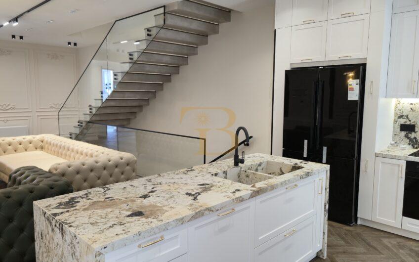 Vilë 2-katëshe në shitje/qera, TEG