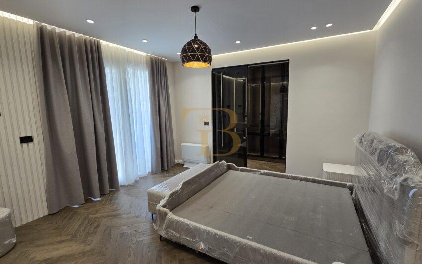 Vilë 2-katëshe në shitje/qera, TEG