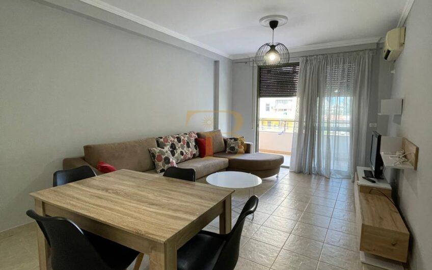 Apartament 2+1+2 me qera, Komuna e Parisit