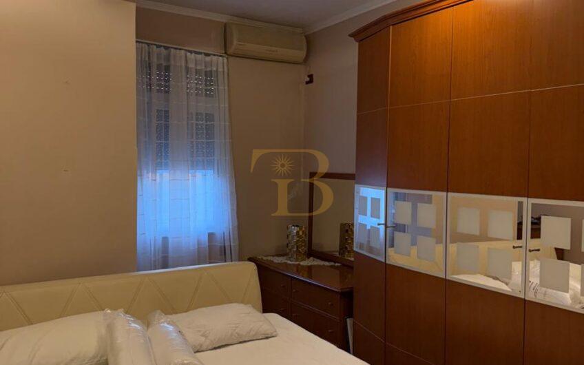 Apartament 2+1 me qera, Qendër