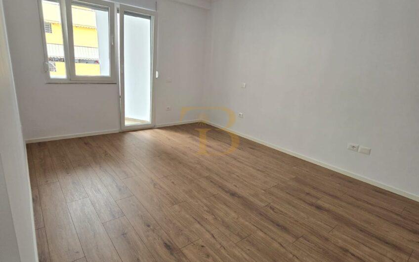 Apartament 2+1+2 në shitje, Rruga e Kavajës