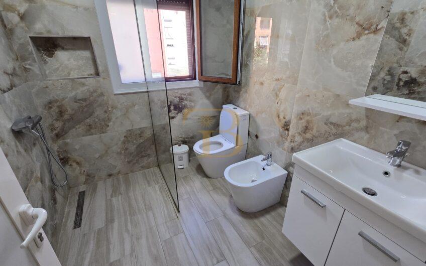 Ambjent zyrash me qera, Komuna e Parisit