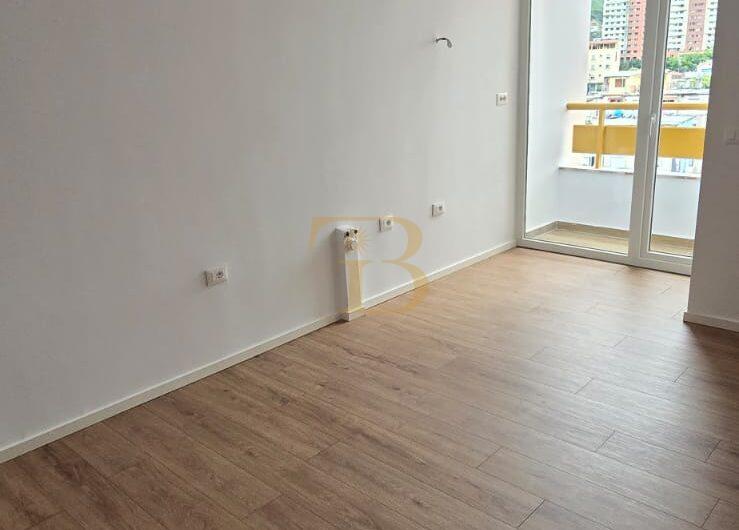 Apartament 1+1 në shitje, Përballë Delijorgjit