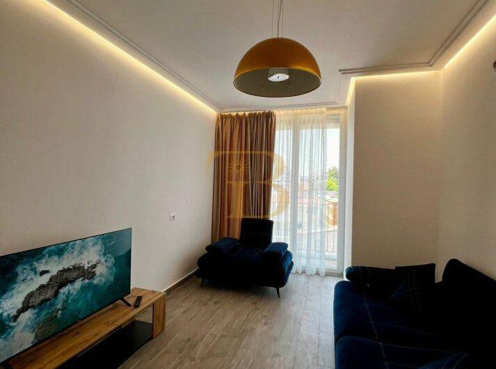 Apartament 2+1/post parkimi me qera, Rruga Riza Cerova
