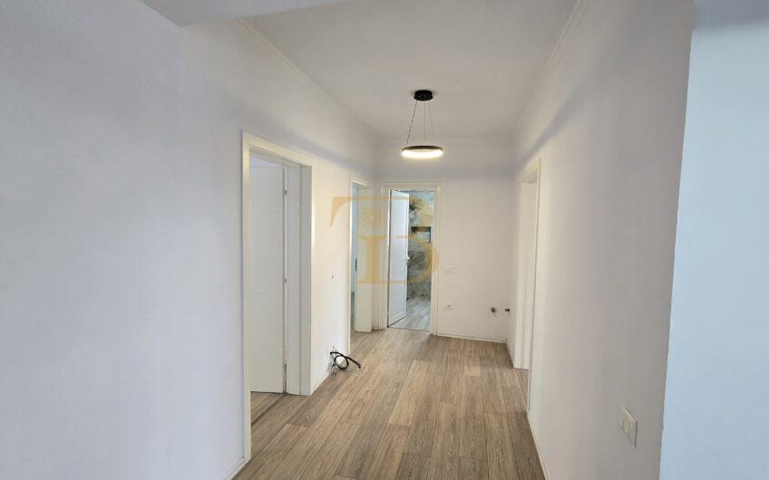 Ambjent zyrash me qera, Komuna e Parisit