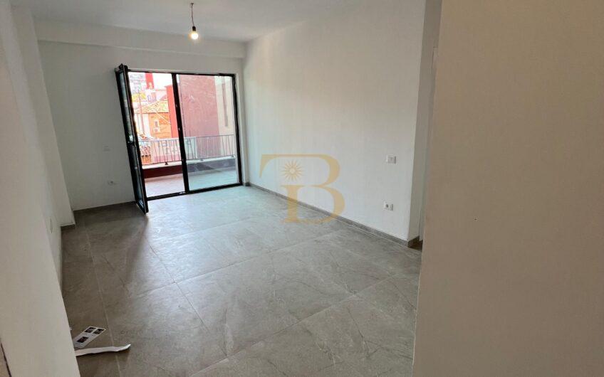 Apartament 2+1 në shitje, Myslym Shyri