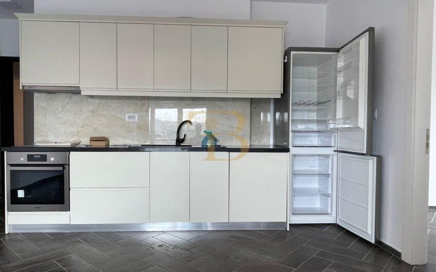 Ambjent zyrash me qera, Rruga Myslym Shyri