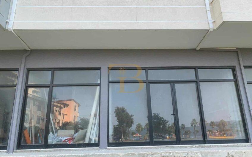 Dyqan në shitje, Lugomare, Vlorë