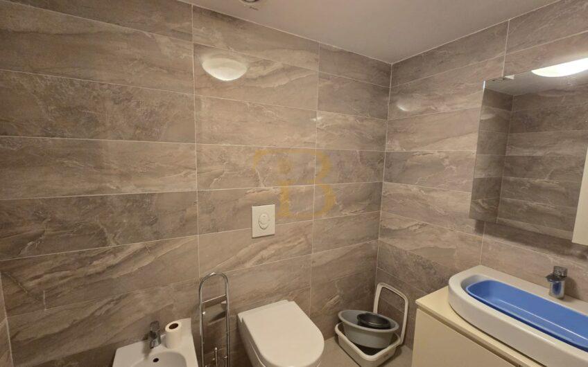 Vilë 3-katëshe në shitje, Rolling Hills