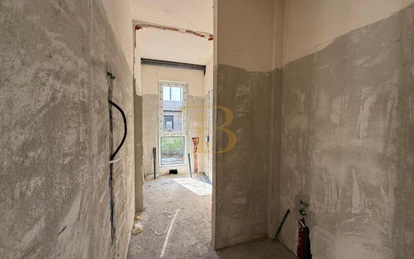 Vilë 2 katëshe në shitje, Lakeside Residence