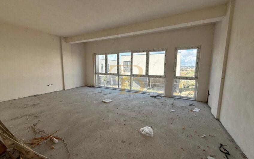 Vilë 2 katëshe në shitje, Lakeside Residence