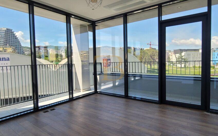 Ambjent zyrash/post parkimi me qera, Lake View Residence