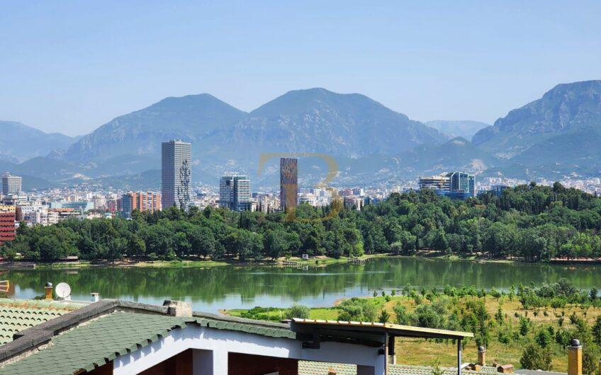 Penthouse me qera, Liqeni i Thatë