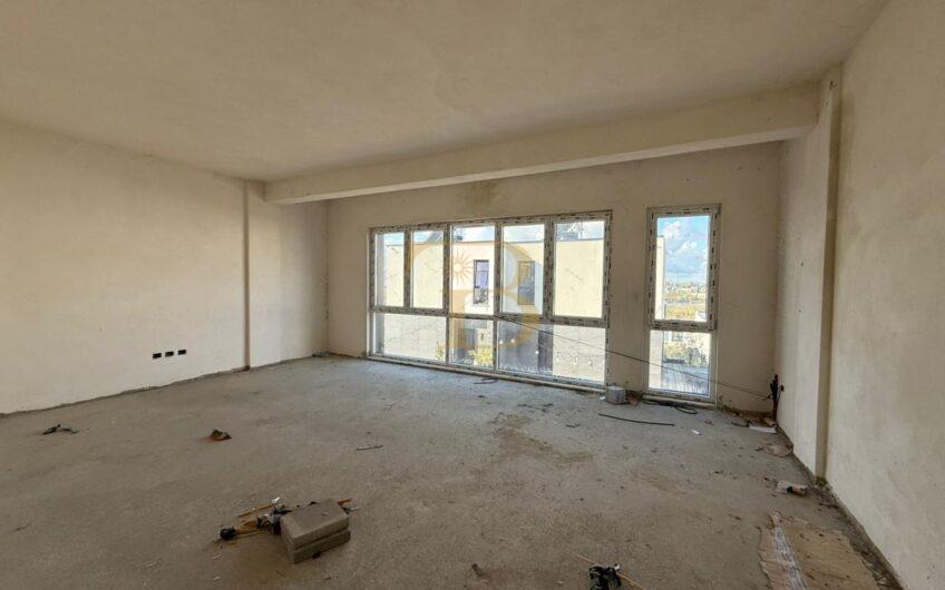 Vilë 2-katëshe në shitje, Lakeside Residence