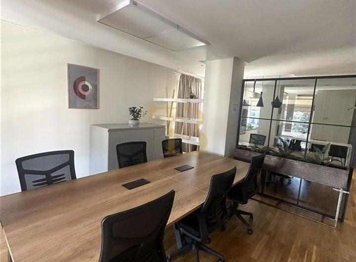 Ambjent zyrash me qera, Bllok