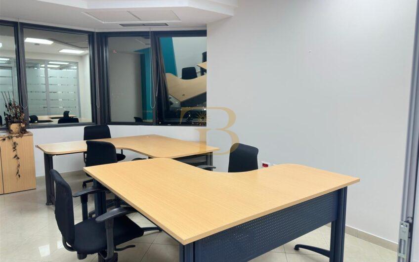 Ambjent zyrash me qera, Kullat Binjake