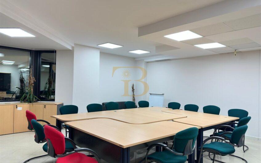 Ambjent zyrash me qera, Kullat Binjake