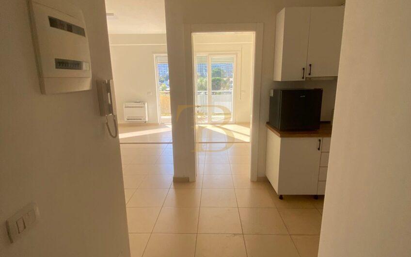 Ambjent zyrash me qera, Rruga e Kosovarëve