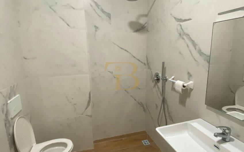 Ambjent zyrash me qera, Rruga e Kosovarëve