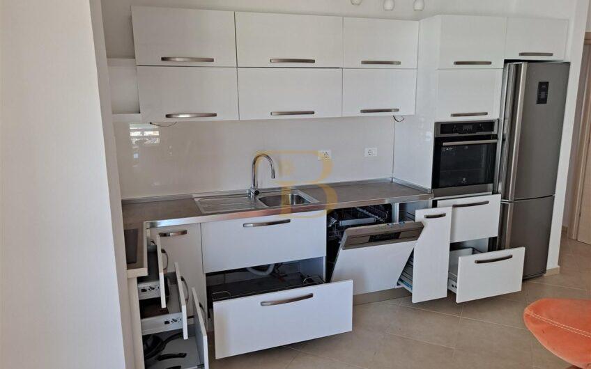 Apartament 2+1/post parkimi me qera, Liqeni i Thatë