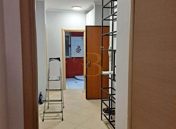 Apartament 2+1/post parkimi me qera, Liqeni i Thatë