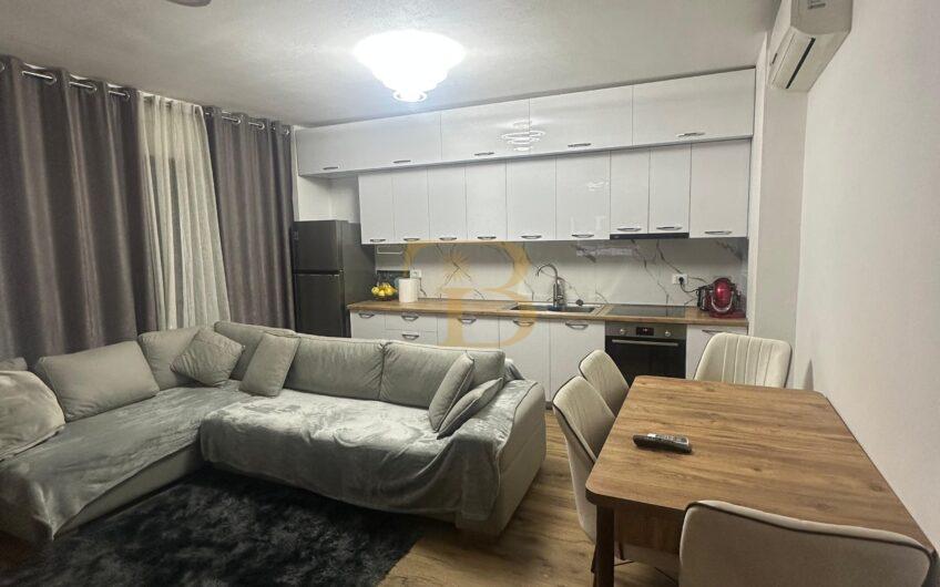 Apartament 1+1 me qera, Rruga 5 Maji