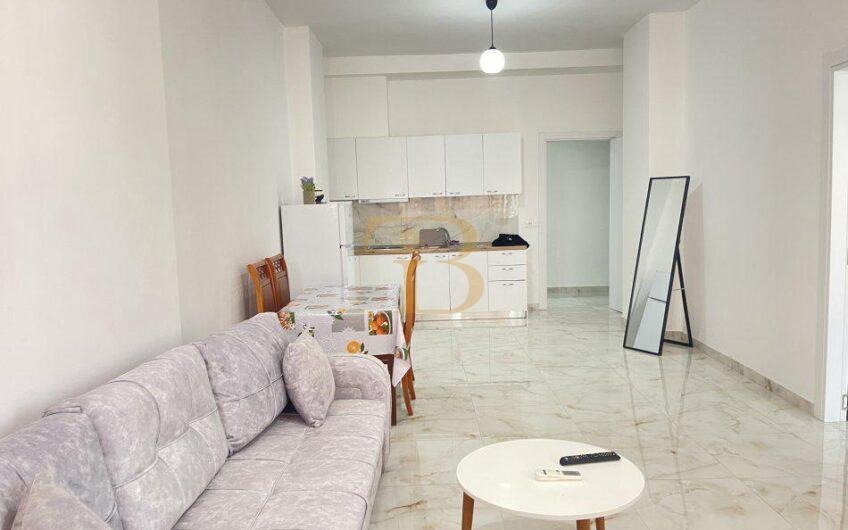 Apartament 2+1 me qera, Astir
