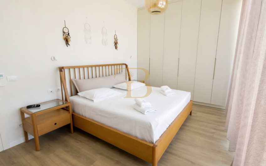 Vilë 2-katëshe në shitje, Green Coast