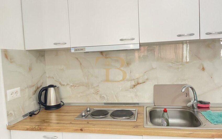 Apartament 2+1 me qera, Astir