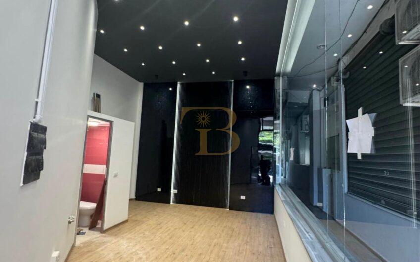 Ambjent biznesi me qera, Rruga e Barrikadave