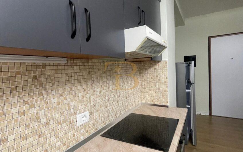 Apartament 1+1 me qera, Komuna e Parisit