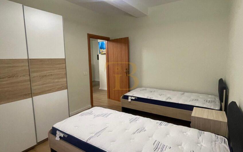 Apartament 1+1 me qera, Komuna e Parisit
