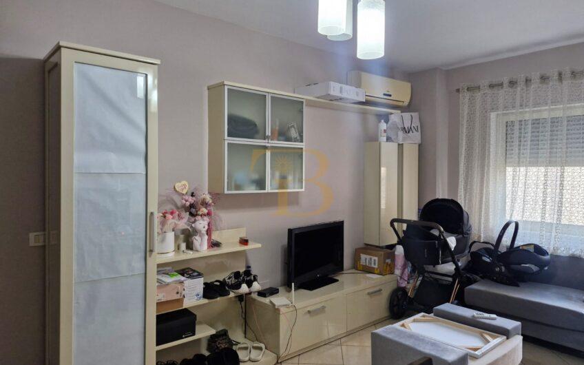 Apartament 1+1 me qera, Ish parku autobusave.